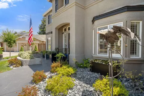 Exterior - 1912 Legend Dr, Modesto, CA 95357 photo 4 of 11