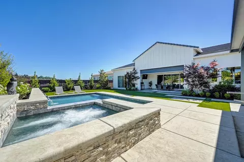 Exterior - 806 Fallen Log Ct, Rocklin, CA 95765 photo 9 of 23
