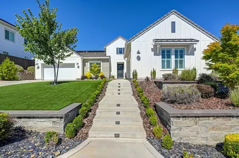 Exterior - 806 Fallen Log Ct, Rocklin, CA 95765 photo 5 of 23