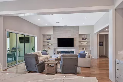 Living - 806 Fallen Log Ct, Rocklin, CA 95765 photo 5 of 8
