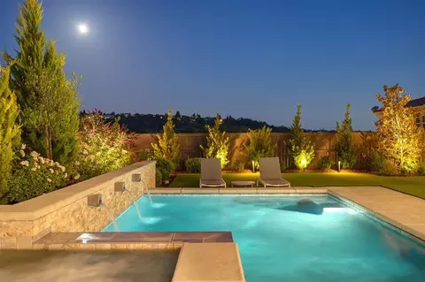Exterior - 806 Fallen Log Ct, Rocklin, CA 95765 photo 16 of 23