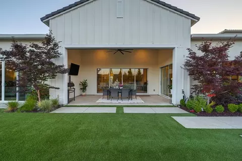 Exterior - 806 Fallen Log Ct, Rocklin, CA 95765 photo 12 of 23