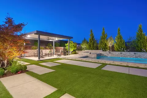 Exterior - 806 Fallen Log Ct, Rocklin, CA 95765 photo 14 of 23