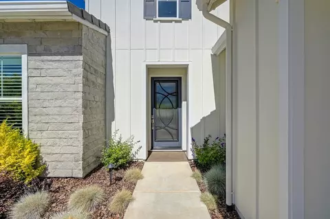 Entry Way - 806 Fallen Log Ct, Rocklin, CA 95765 photo 1 of 4
