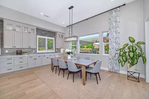 Dining - 806 Fallen Log Ct, Rocklin, CA 95765 photo 3 of 3