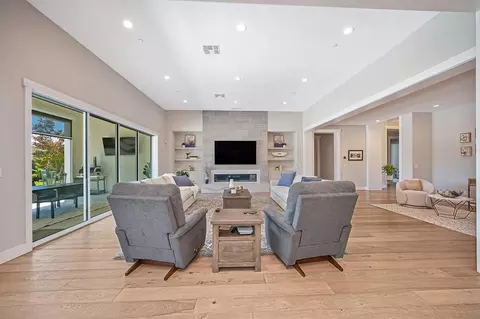 Living - 806 Fallen Log Ct, Rocklin, CA 95765 photo 2 of 8