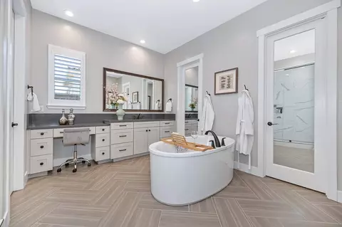Bath - 806 Fallen Log Ct, Rocklin, CA 95765 photo 2 of 10
