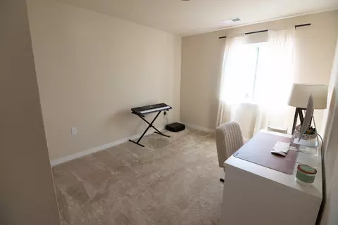 Bedroom - 430 Peppercorn Dr, Turlock, CA 95380 photo 5 of 7