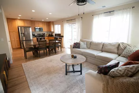 Living - 430 Peppercorn Dr, Turlock, CA 95380 photo 4 of 5