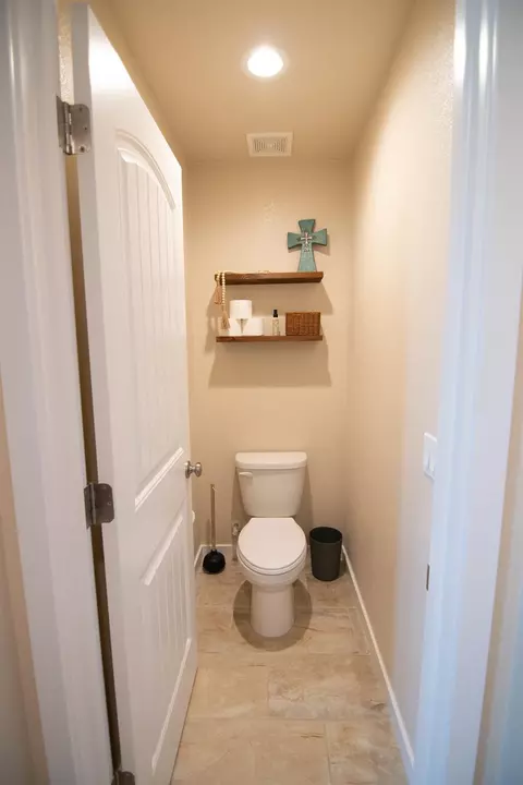 Bath - 430 Peppercorn Dr, Turlock, CA 95380 photo 1 of 5