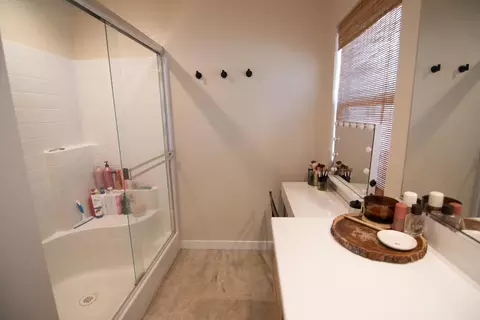 Bath - 430 Peppercorn Dr, Turlock, CA 95380 photo 4 of 5