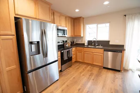Kitchen - 430 Peppercorn Dr, Turlock, CA 95380 photo 3 of 3