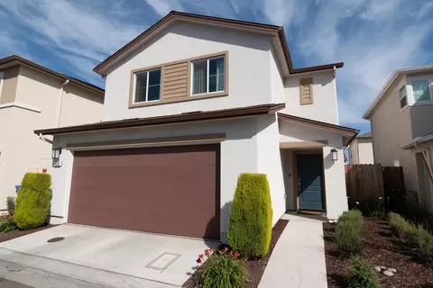 430 Peppercorn Dr, Turlock, CA 95380