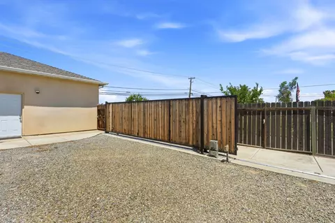 Exterior - 2734 W Byron Rd, Tracy, CA 95377 photo 10 of 13