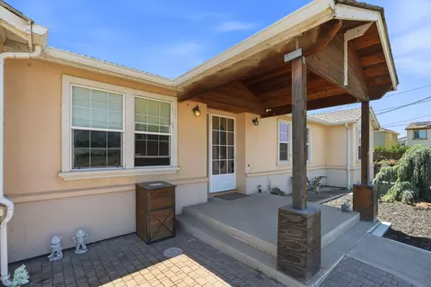 Exterior - 2734 W Byron Rd, Tracy, CA 95377 photo 12 of 13