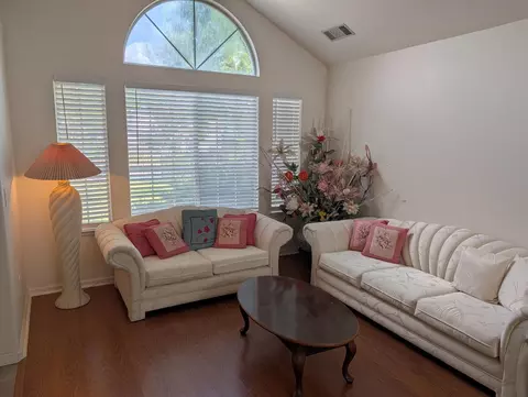5031 Shady Leaf Way, Sacramento, CA 95838