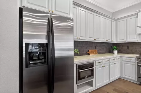 Kitchen - 9016 Tee Box Ct, Patterson, CA 95363 photo 3 of 5