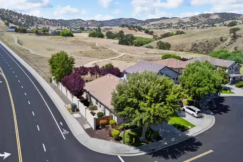 View/Area - 9016 Tee Box Ct, Patterson, CA 95363 photo 3 of 8