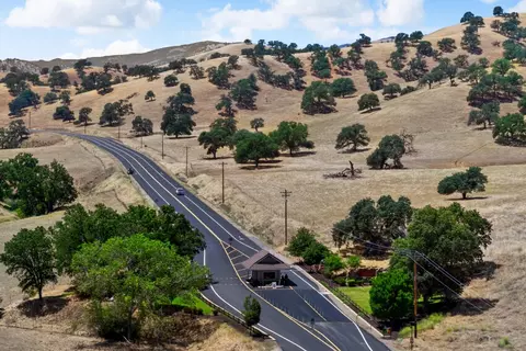 View/Area - 9016 Tee Box Ct, Patterson, CA 95363 photo 8 of 8