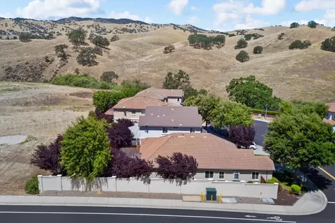 View/Area - 9016 Tee Box Ct, Patterson, CA 95363 photo 6 of 8