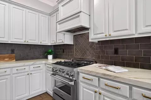 Kitchen - 9016 Tee Box Ct, Patterson, CA 95363 photo 4 of 5