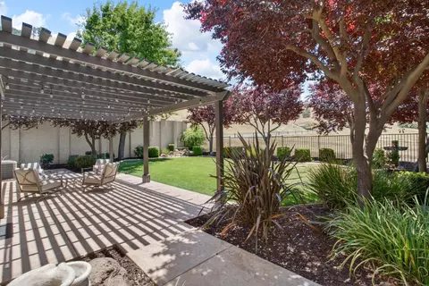 Exterior - 9016 Tee Box Ct, Patterson, CA 95363 photo 4 of 10