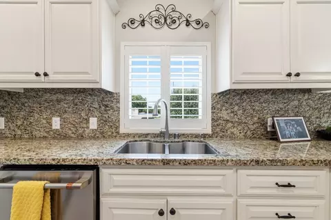Kitchen - 2837 Geer Rd, Hughson, CA 95326 photo 2 of 5