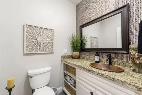 Bath - 2837 Geer Rd, Hughson, CA 95326 photo 1 of 4