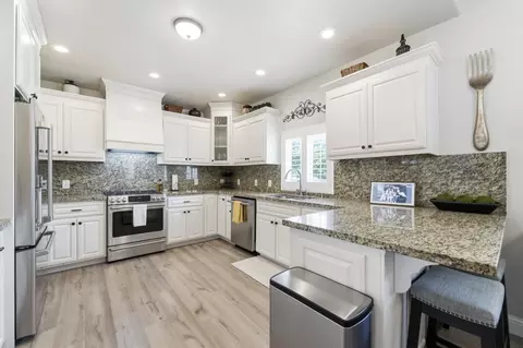 Kitchen - 2837 Geer Rd, Hughson, CA 95326 photo 3 of 5