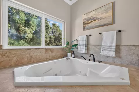 Bath - 7760 Boulder Creek Rd, Penryn, CA 95663 photo 5 of 8