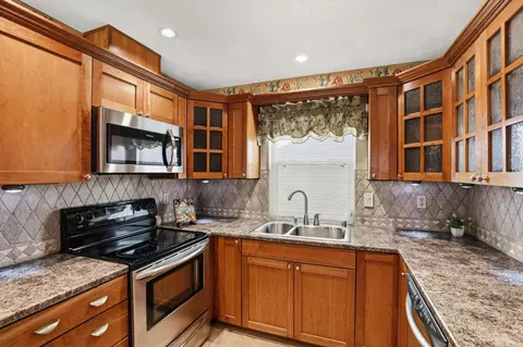 7526 Sunfaire Ln, Sacramento, CA 95828