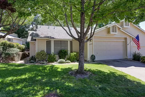 2222 Country Villa Ct #34, Auburn, CA 95603