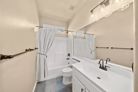 Bath - 8412 Pinyon Pine Pl, Antelope, CA 95843 photo 1 of 2