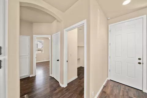 Entry Way - 8412 Pinyon Pine Pl, Antelope, CA 95843 photo 1 of 2