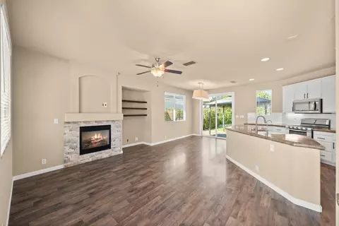 8412 Pinyon Pine Pl, Antelope, CA 95843
