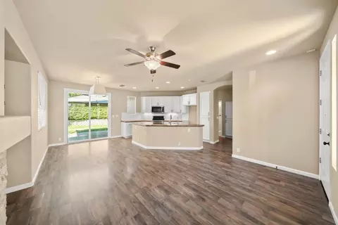 Living - 8412 Pinyon Pine Pl, Antelope, CA 95843 photo 3 of 3