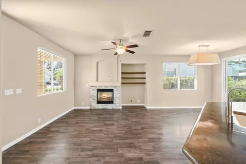 Living - 8412 Pinyon Pine Pl, Antelope, CA 95843 photo 2 of 3