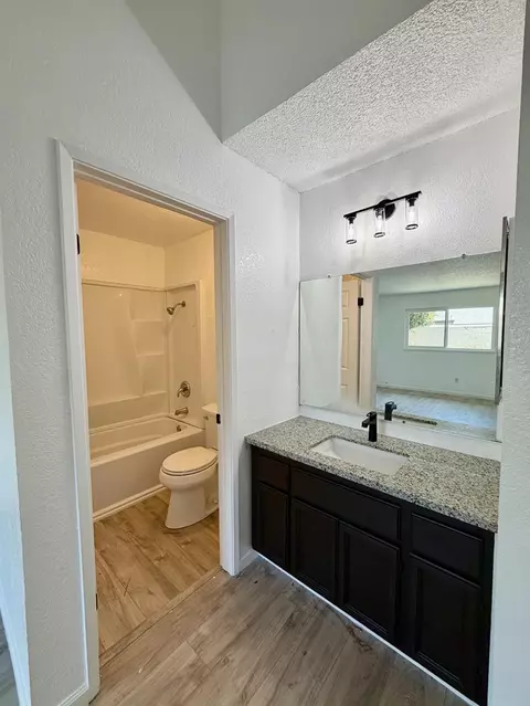 Bath - 158 E Grant Line Rd, Tracy, CA 95376 photo 3 of 4