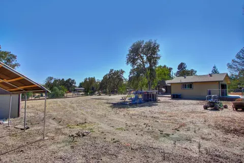 Exterior - 3840 Valle Vista Rd, Carmichael, CA 95608 photo 18 of 23