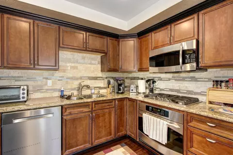 Kitchen - 3840 Valle Vista Rd, Carmichael, CA 95608 photo 6 of 8