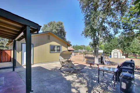Exterior - 3840 Valle Vista Rd, Carmichael, CA 95608 photo 6 of 23