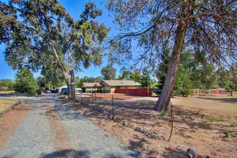 Exterior - 3840 Valle Vista Rd, Carmichael, CA 95608 photo 12 of 23