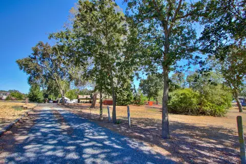 Exterior - 3840 Valle Vista Rd, Carmichael, CA 95608 photo 22 of 23