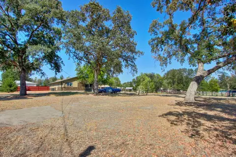 Exterior - 3840 Valle Vista Rd, Carmichael, CA 95608 photo 10 of 23