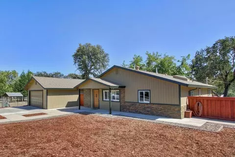 Exterior - 3840 Valle Vista Rd, Carmichael, CA 95608 photo 2 of 23