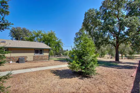 Exterior - 3840 Valle Vista Rd, Carmichael, CA 95608 photo 9 of 23