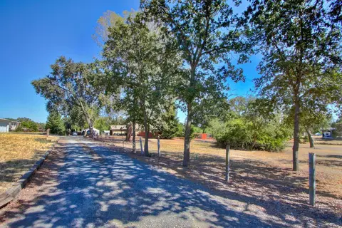 Exterior - 3840 Valle Vista Rd, Carmichael, CA 95608 photo 20 of 23