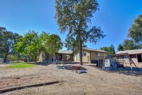 Exterior - 3840 Valle Vista Rd, Carmichael, CA 95608 photo 14 of 23