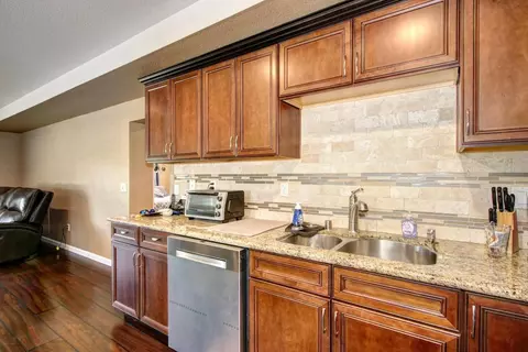 Kitchen - 3840 Valle Vista Rd, Carmichael, CA 95608 photo 7 of 8