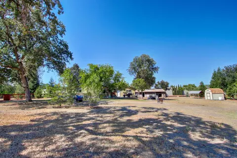 Exterior - 3840 Valle Vista Rd, Carmichael, CA 95608 photo 11 of 23